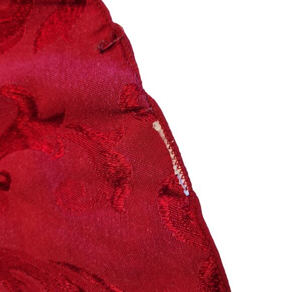 Red Damask Round Tablecloth 70" Floral Scroll Pattern Elegant Dining Décor - Picture 6 of 11